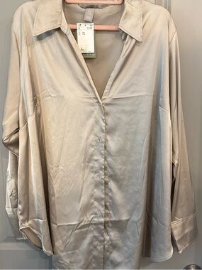 H&M Beige/Tan Lightweight Satin Button-Up Blouse